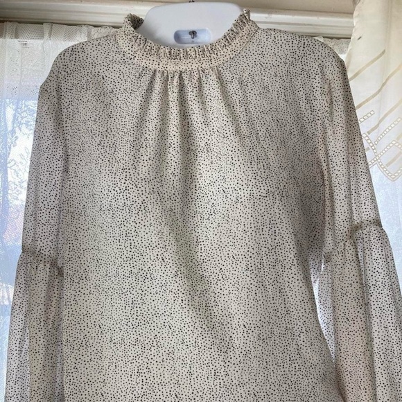 Vince Camuto Elegant White and Black Polkadot Long Sleeve Women's Top XS - Picture 2 of 4